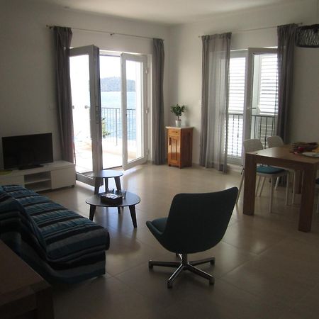 Apartments Jela Rogoznica  Zimmer foto