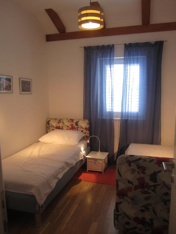 Apartments Jela Rogoznica  Zimmer foto
