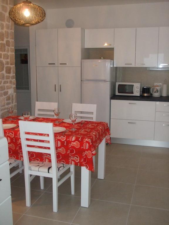 Apartments Jela Rogoznica  Zimmer foto